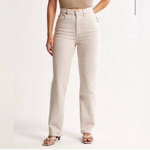 NWT - Abercrombie Curve Love Ultra High Rise 90s Straight Jean - 33R - Stone